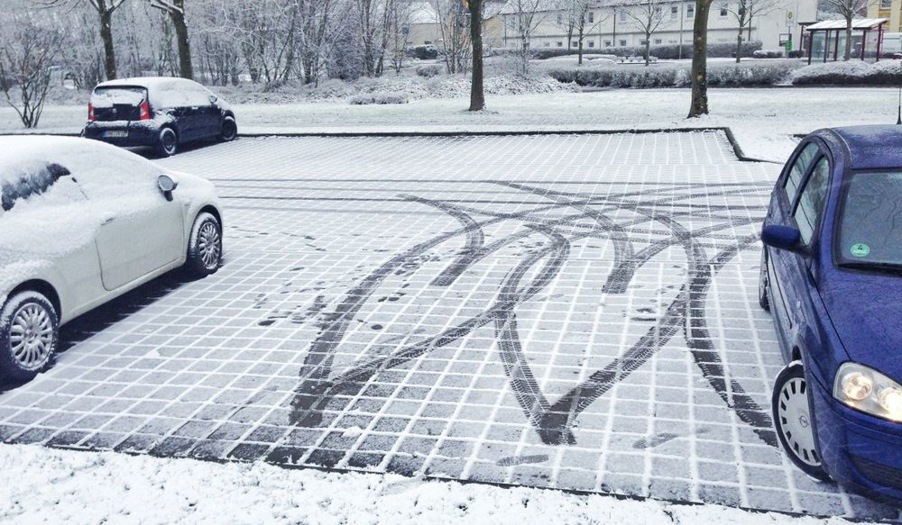 Morate biti oprezni kada vozite po snegu i ledu