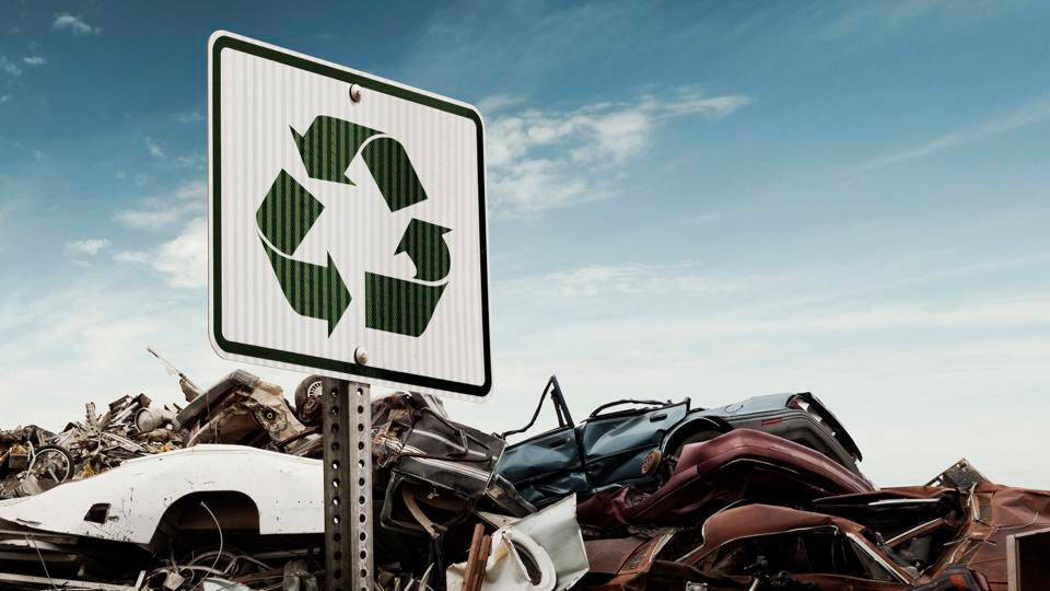 Automobilski otpad je jedan od najvažnijih ekoloških problema savremenog sveta, a reciklaža je rešenje